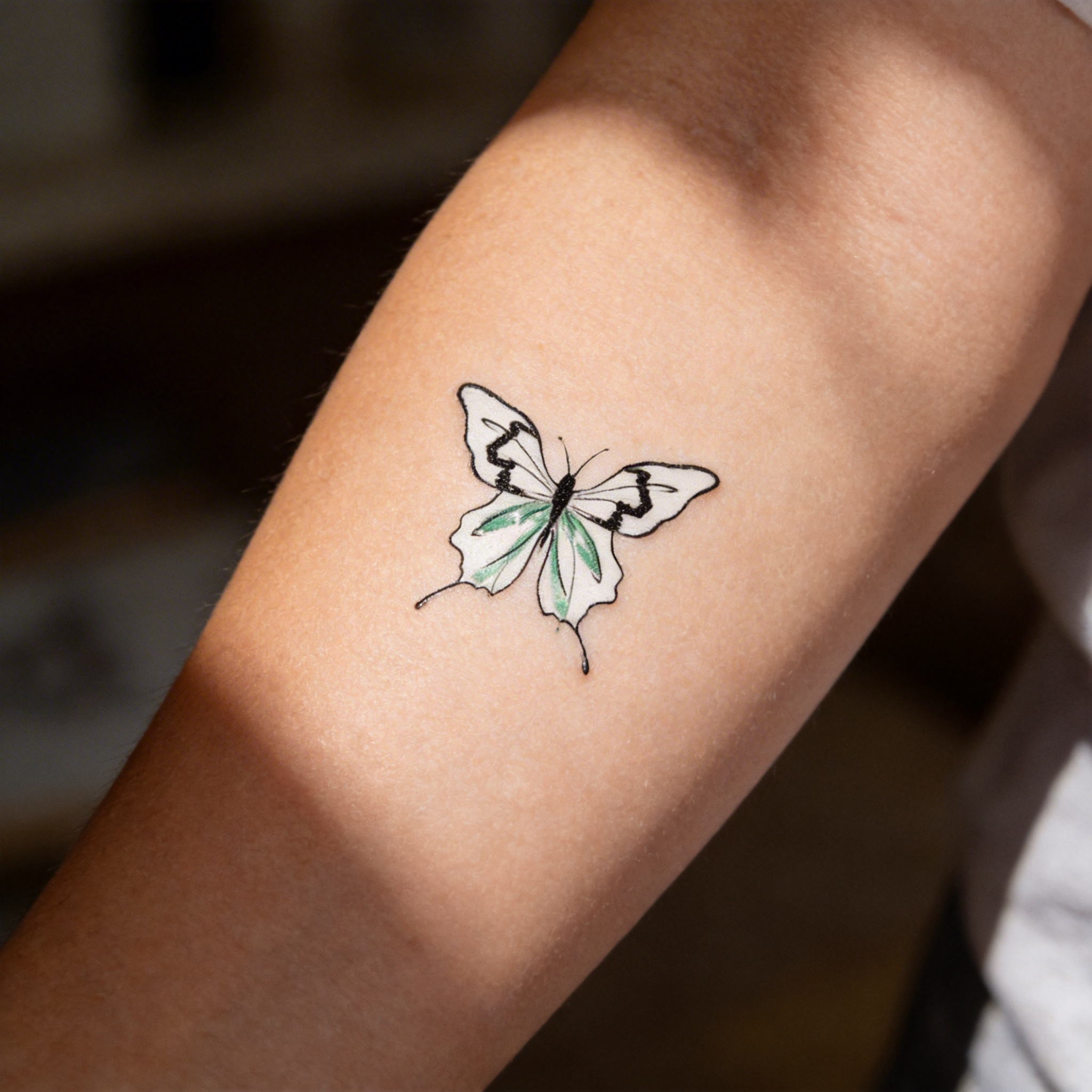 Tatouages éphémères papillons à l'esthétique minimaliste, petit lot de tatouages papillons pour un usage quotidien (2 feuilles par lot)