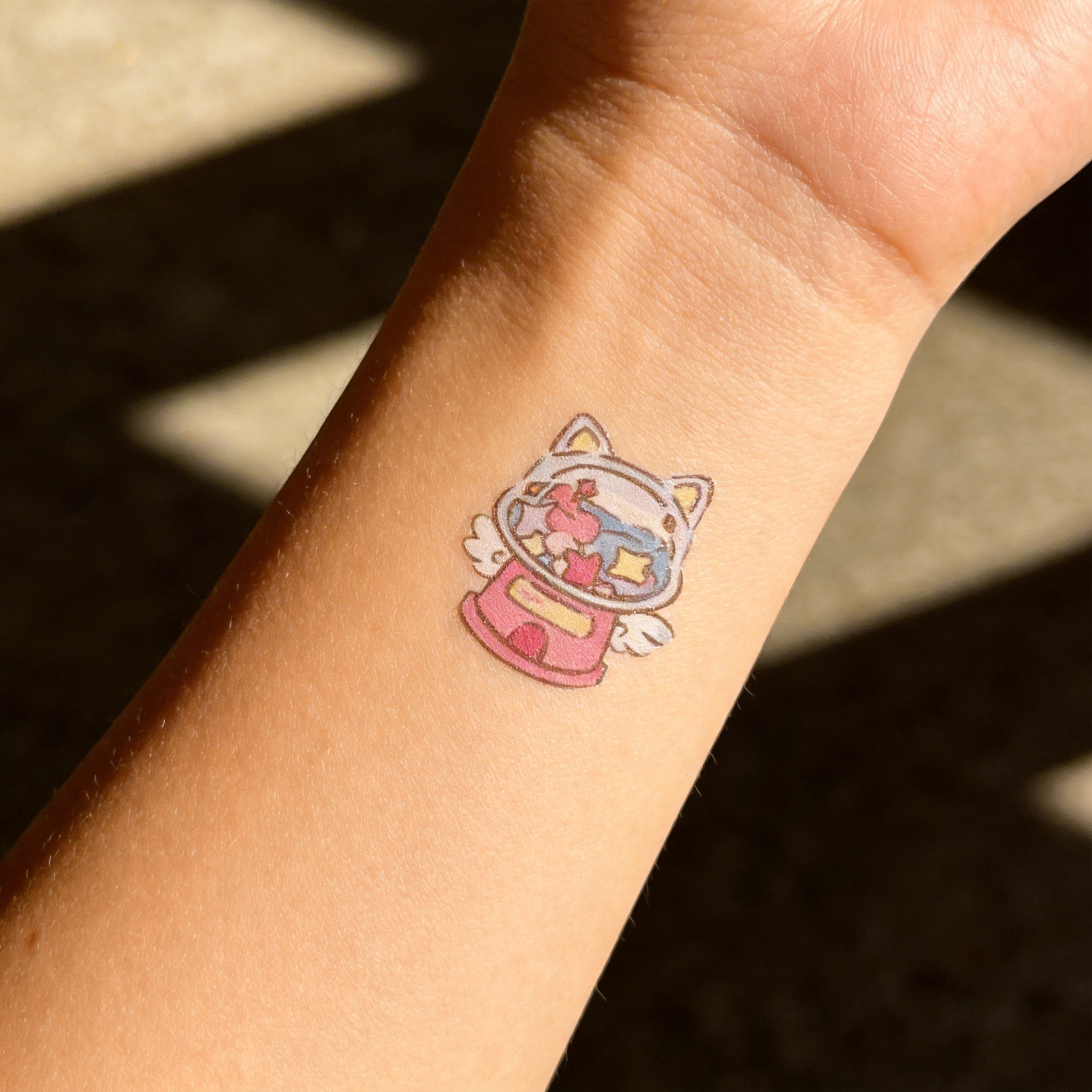 Tatouages temporaires mignons de chat ange Kawaii, autocollants de tatouage étanches de dessin animé rose doux (2 feuilles par ensemble)